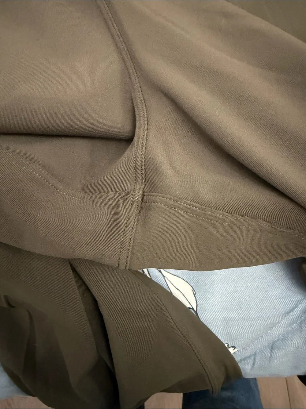 Lululemon green Olive Drawstring Jogger Pants women’s size 18